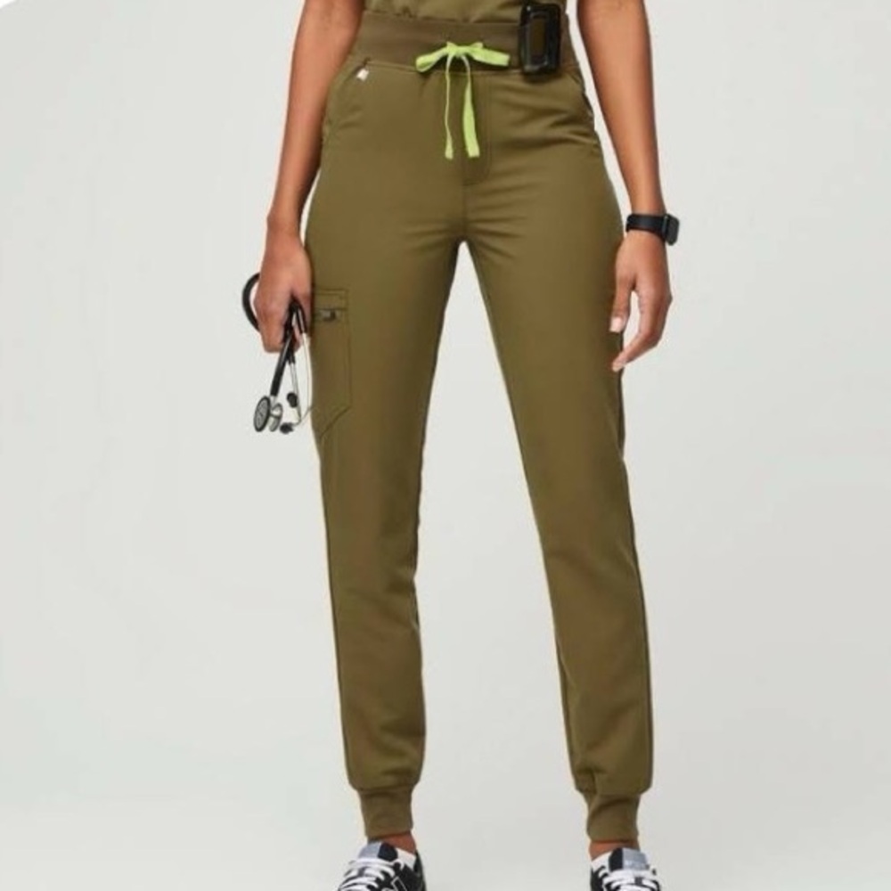 Figs Zamora Joggers Martini Green